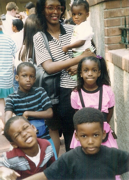 Marcus Cassel with family and friends, photo 9